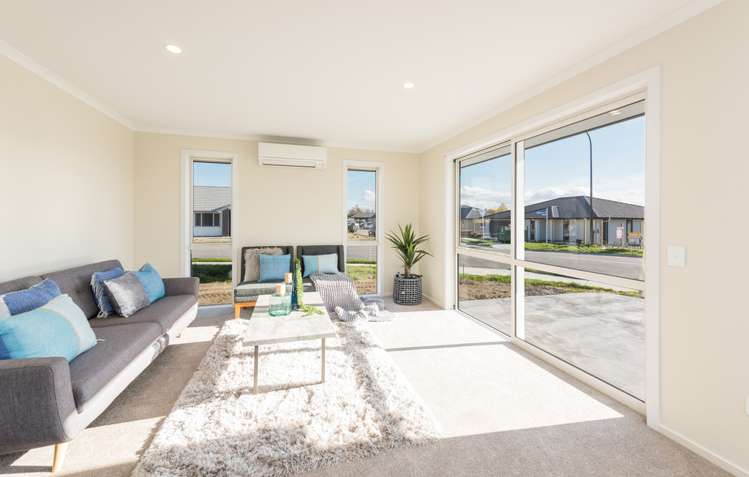 14 Campari Drive Richmond_7