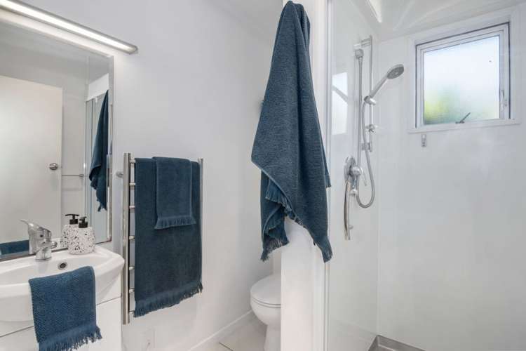 96 The Ridgeway Stoke_13