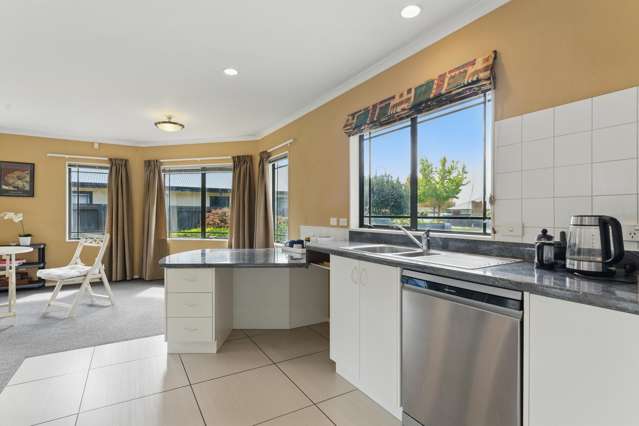 34 Strachan Way Highbury_4