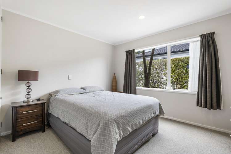 2/42 Rua Road Glen Eden_7