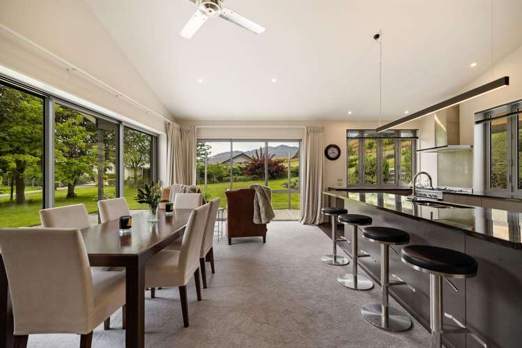 44 Springbank Grove Lower Shotover_24