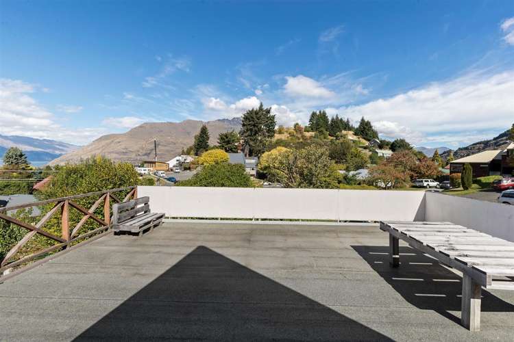 5 Avalon Crescent Fernhill/Sunshine Bay_24