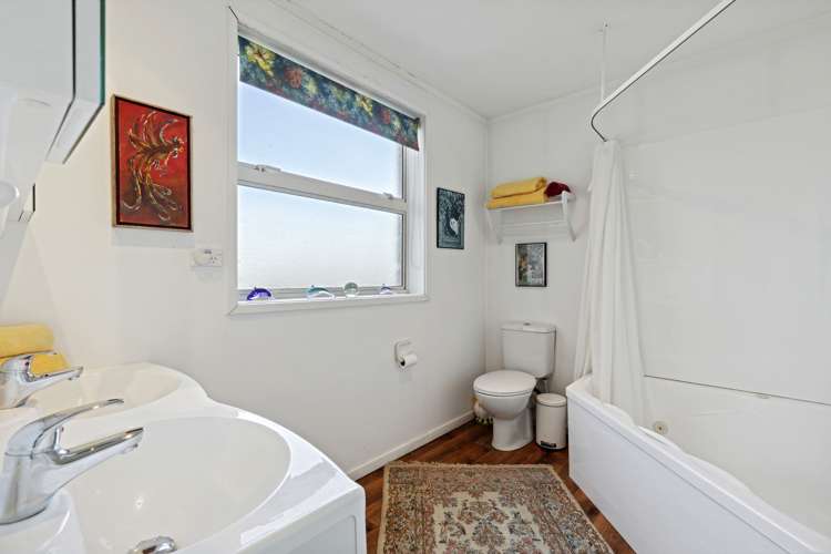 493 East Coast Road Murrays Bay_16