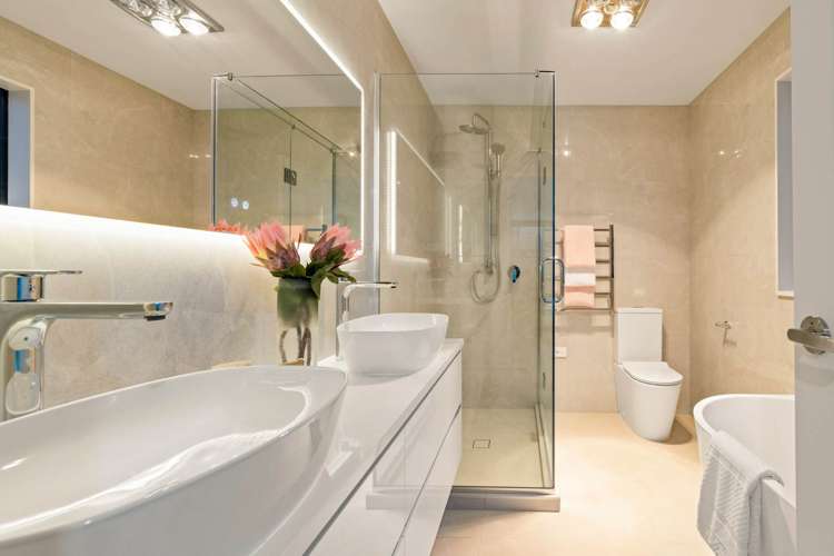 35 Michael Bosher Way Flat Bush_17