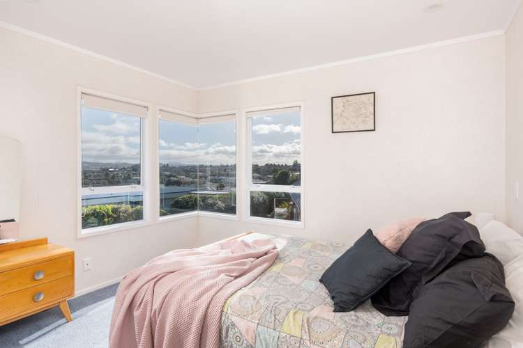 39 Arrowsmith Avenue Waipahihi_13