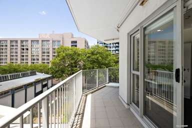 2D/208 Hobson Street_1