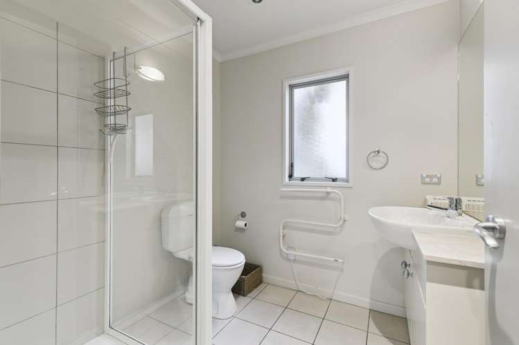 57/305 Evans Bay Parade Hataitai_16