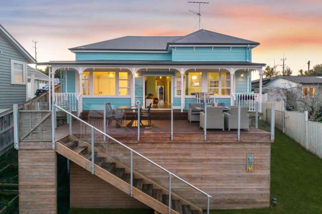 1950s Coastal Villa | Timeless Charm & Sea Views