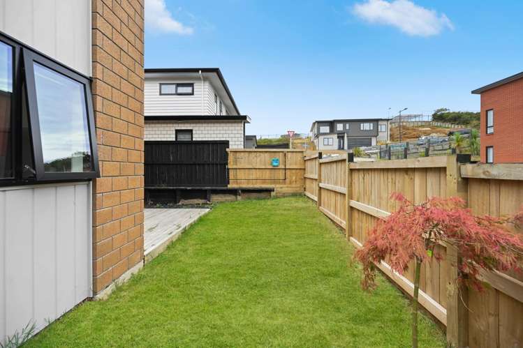 2/4 Oku Close Hillcrest_14