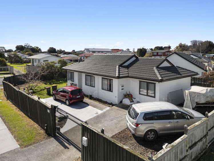 2 Staverton Crescent_4