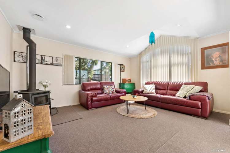 18 Lasque Place Glen Eden_6