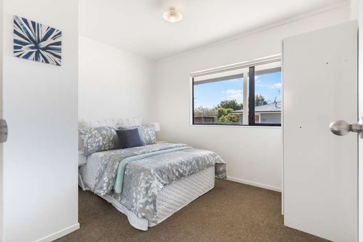 15a Gossamer Drive Pakuranga Heights_11