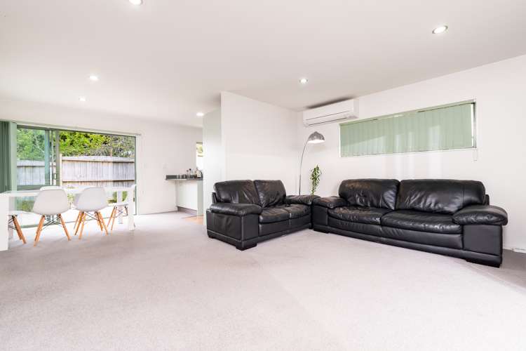 8a Kelwyn Road Kelston_6