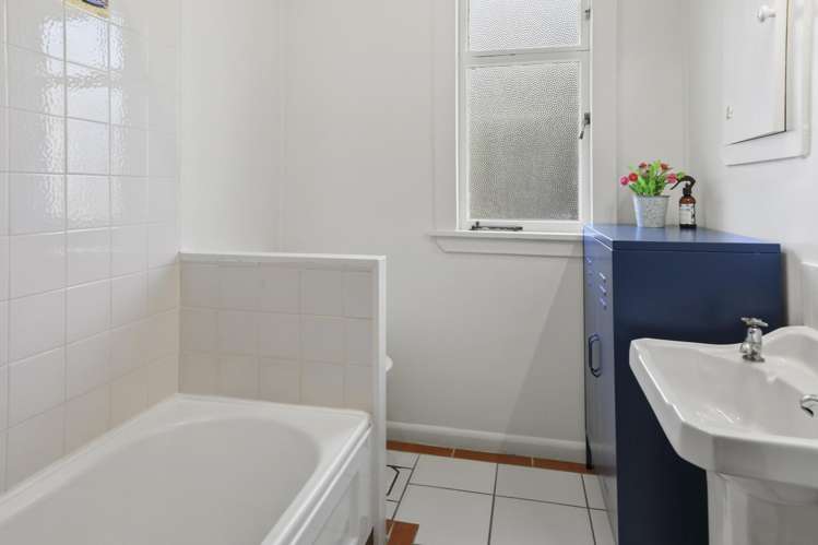 1 Tatahi Street Te Puru_18