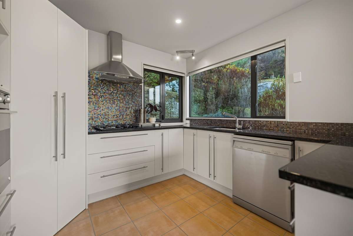 3 Annes Way, Larchwood Heights_3