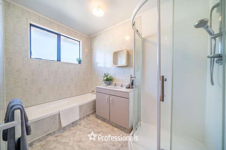 5/8 Hewer Crescent Naenae_10