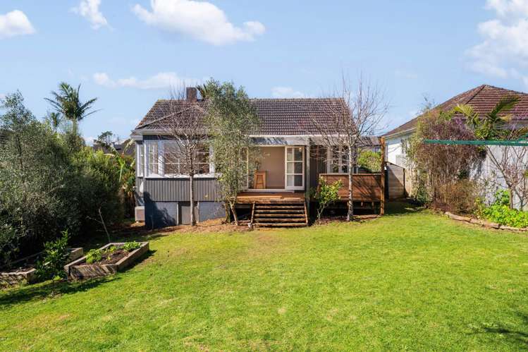 5 Tutuki Street Waterview_10