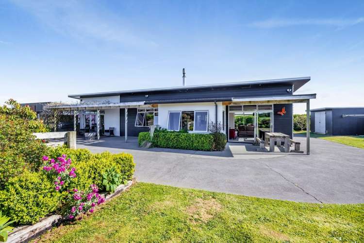 5674 Mountain Road Hawera_31