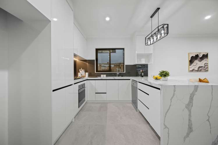 8 Rathfarnham Road Flat Bush_18
