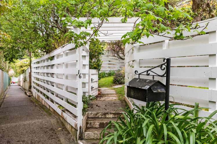 16 Newcombe Crescent Karori_4