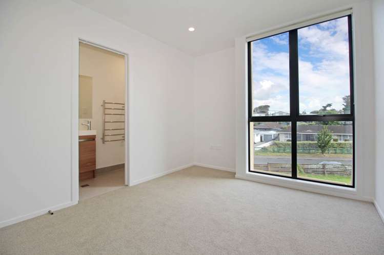 8/43 Ruawai Road Mt Wellington_4