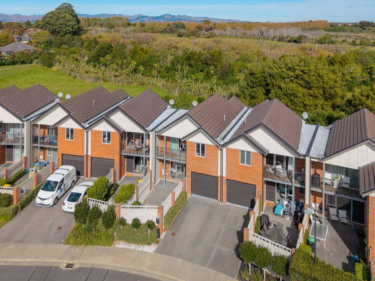 18 Henley Green Northwood_27