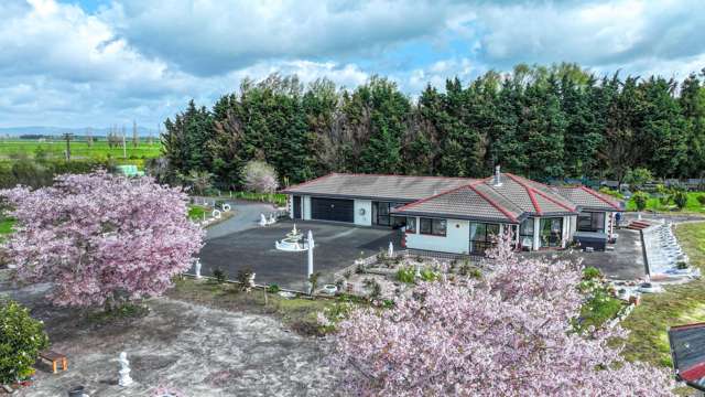 Charming Country Living in Paeroa