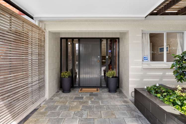 27 Gulf Crest Bucklands Beach_38