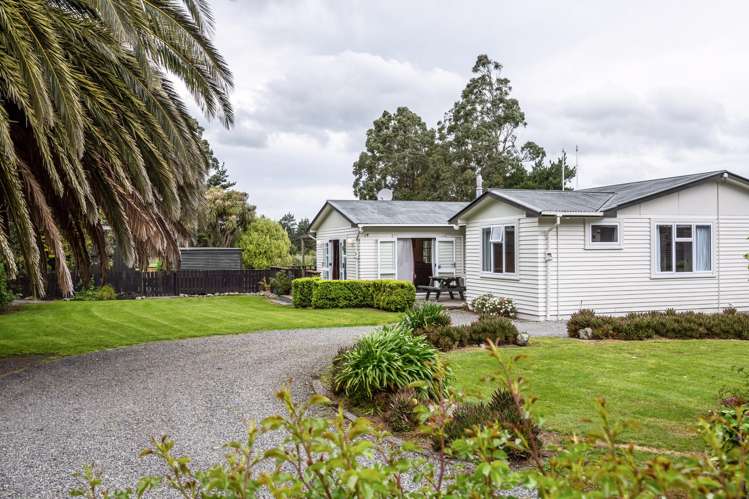 49 Western Lake Road Featherston_13