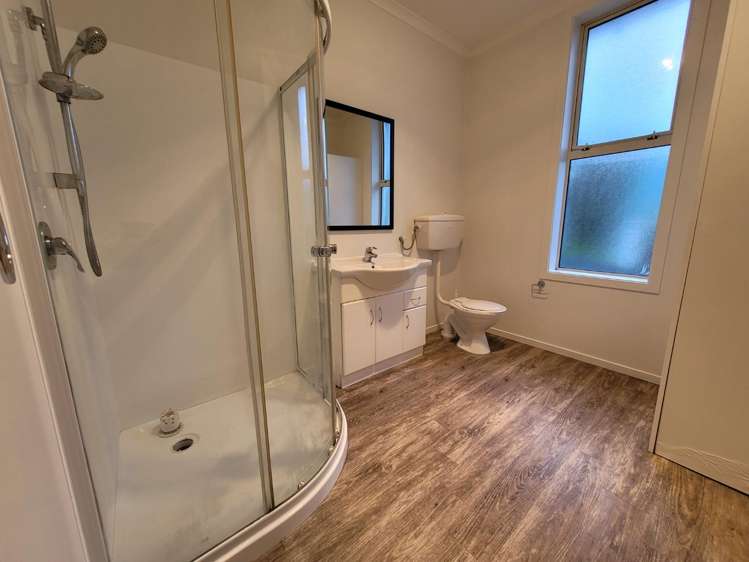 a/362 Dee Street Avenal_9