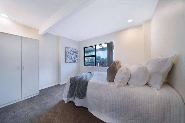 102 Tirimoana Rd Te Atatu South_15