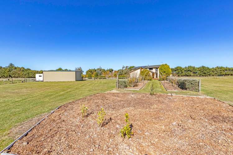 102 Glews Road Cust_56