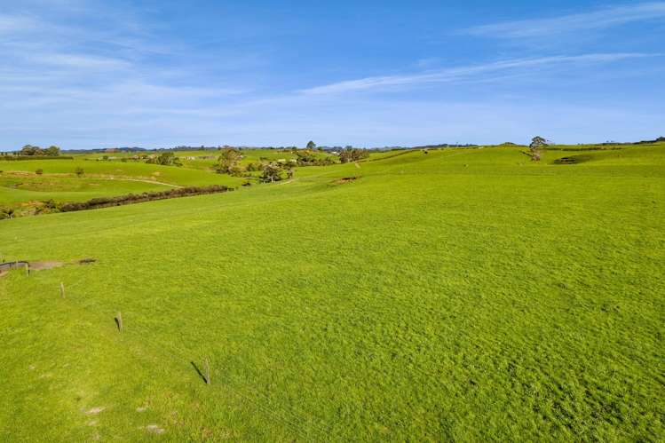 1028 Main North Road Onaero_13