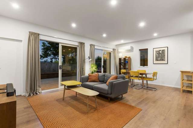 5C Quiet Street Te Atatu South_2