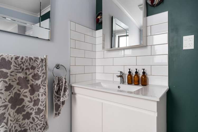 17B Tuki Street Titahi Bay_11