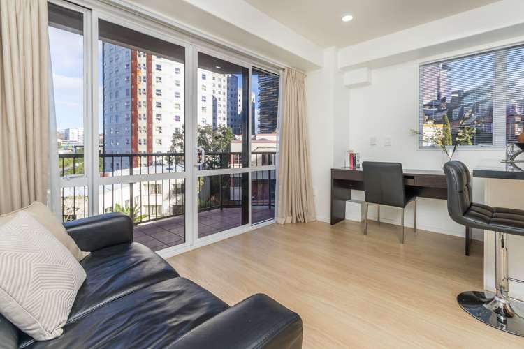 4D/6 Whitaker Place Auckland Central_1