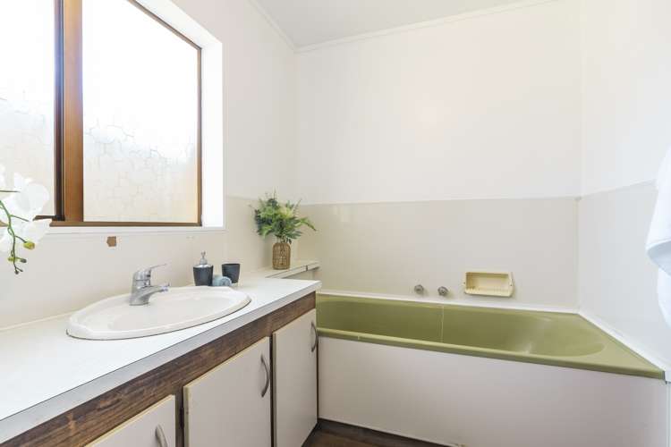 17 Edgewater Parade Waiuku_9