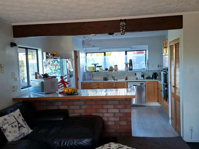 2/989 Beach Road Torbay_2