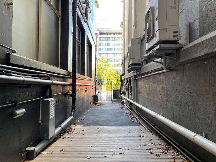 1 Queens Gardens Dunedin Central_7