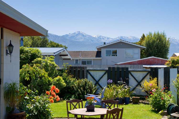 151 & 151a Beach Road Kaikoura_32