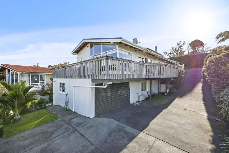 13 Colmar Road Mellons Bay_28