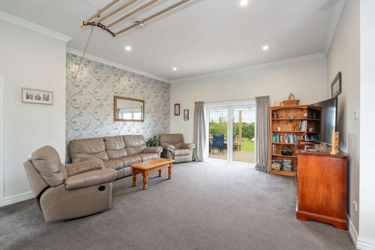 411 Flora Road East Makarewa_6