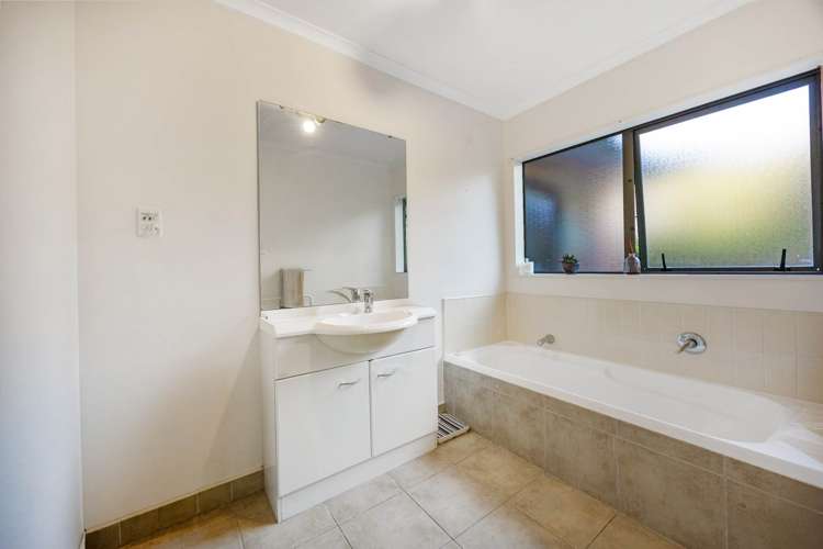 10 Lake Panorama Drive Henderson_8