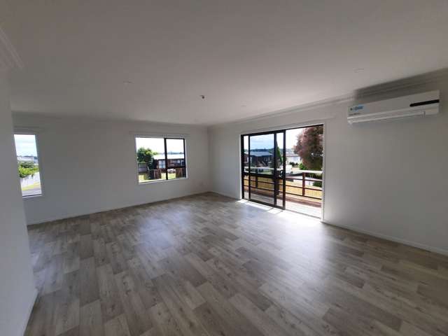 32 Hadley Wood Drive Wattle Downs_1