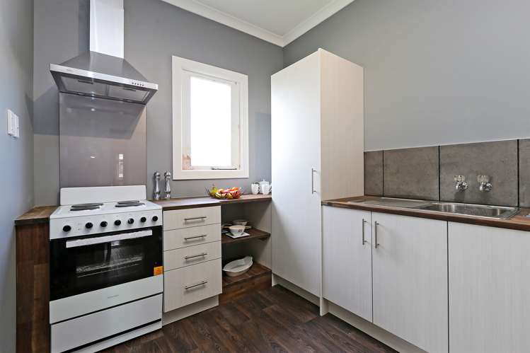 405 Murdoch Road East Akina_1