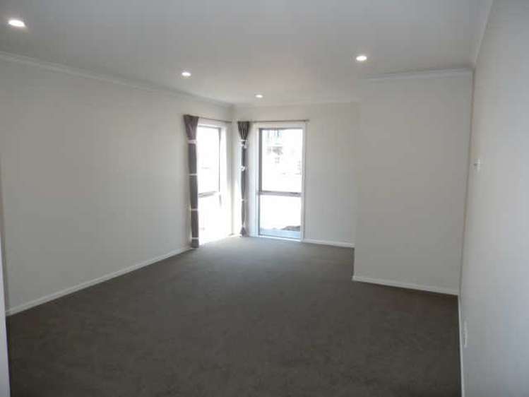 2 Ridgedale Crescent 2743_8