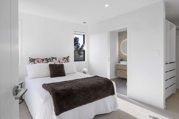 6 Burns Street Westown_17