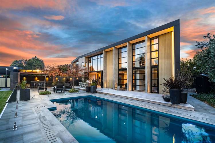 9 Walnut Avenue Strowan_39