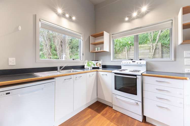 6 Menin Road Raumati South_7