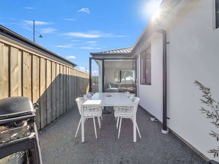 63 Pegasus Main Street Pegasus_28